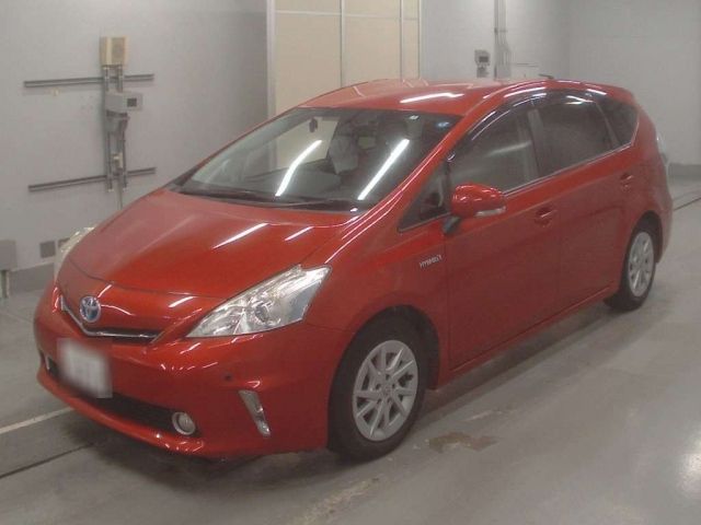 40116 Toyota Prius alpha ZVW41W 2013 г. (CAA Tokyo)